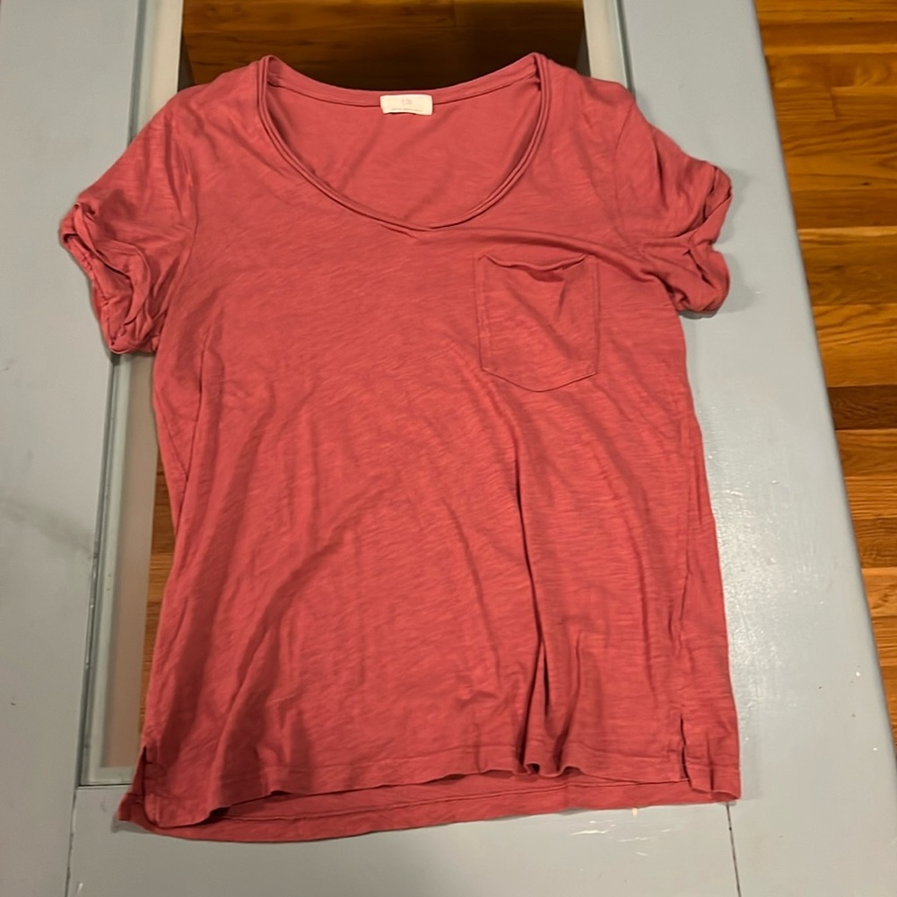 T.la sz s red v neck t shirt short sleeve